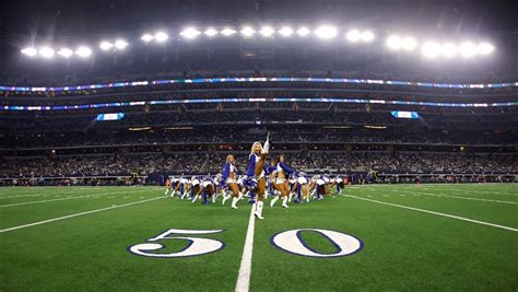 How Long is a Football Game Halftime: A Journey Through Time and Turf